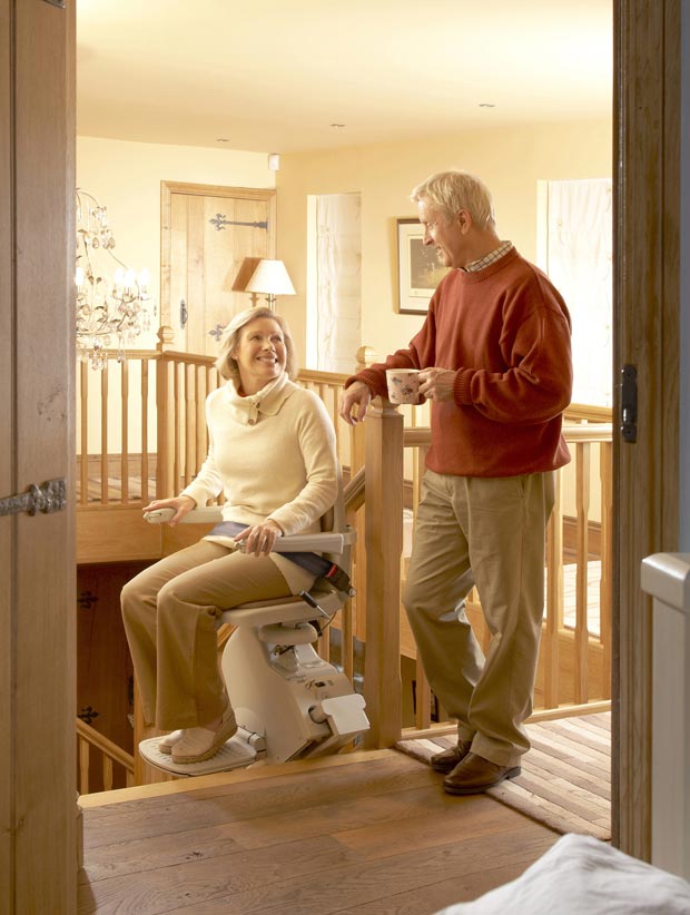 Un monte-escaliers pour une autonomie retrouvée – Saulière Un monte-escaliers pour une autonomie retrouvée - Saulière