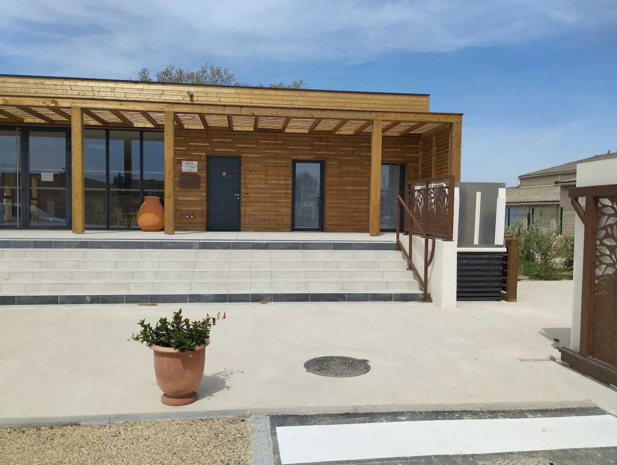 Ascenseurs Saulière - Plate-forme élévatrice pour PMR, Saint Cyprien (département 66 Pyrénées Orientales)